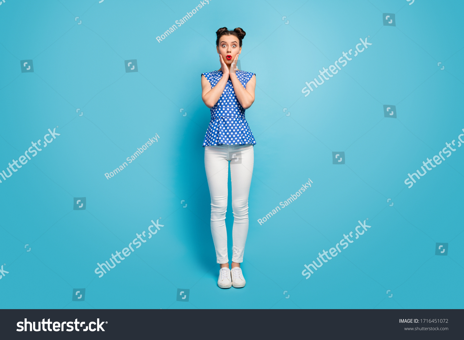 73,650 Woman wearing white pants Images, Stock Photos & Vectors | Shutterstock