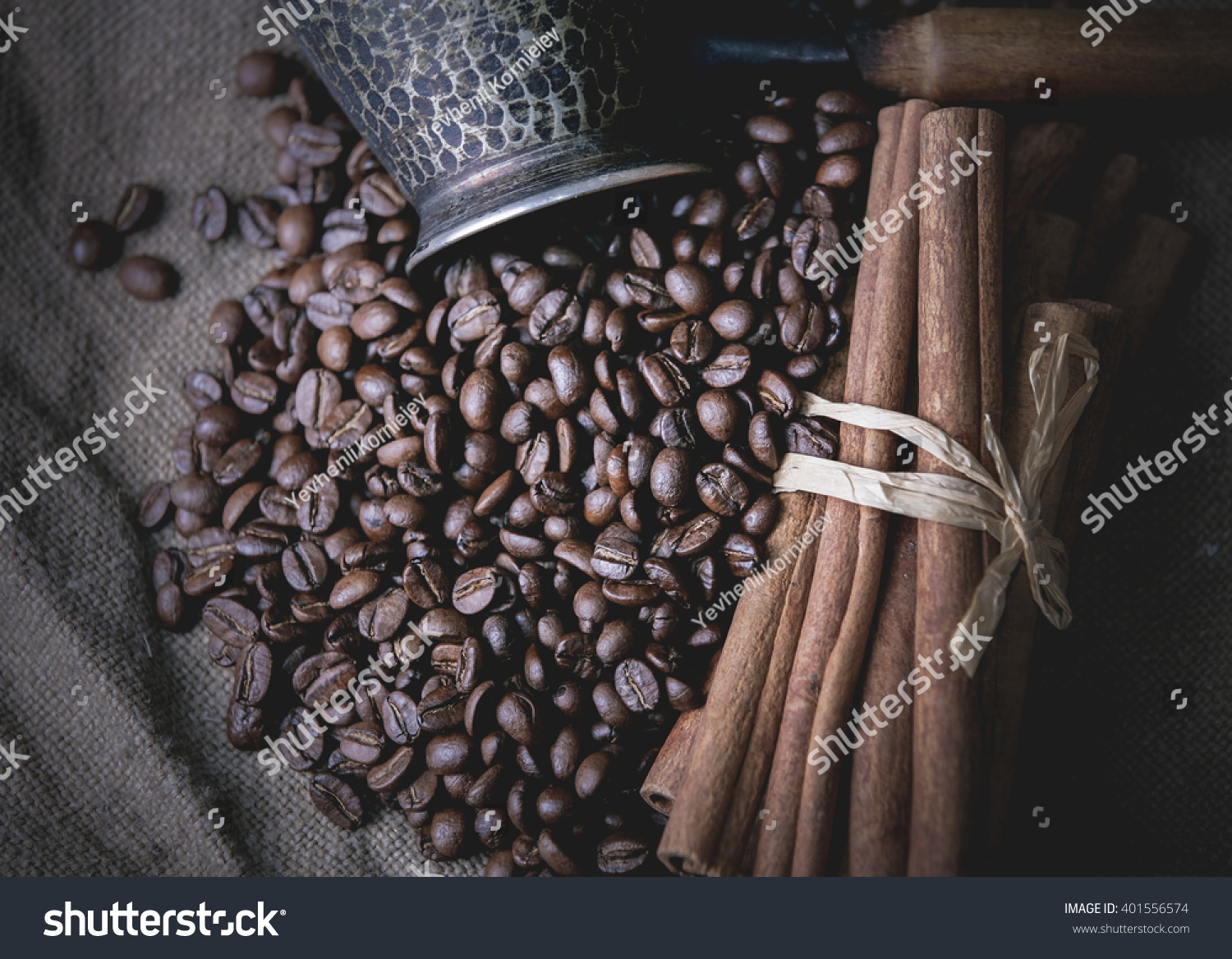 Brown Old Fashioned Bean Pot Brown Old Fashioned Bean Pot