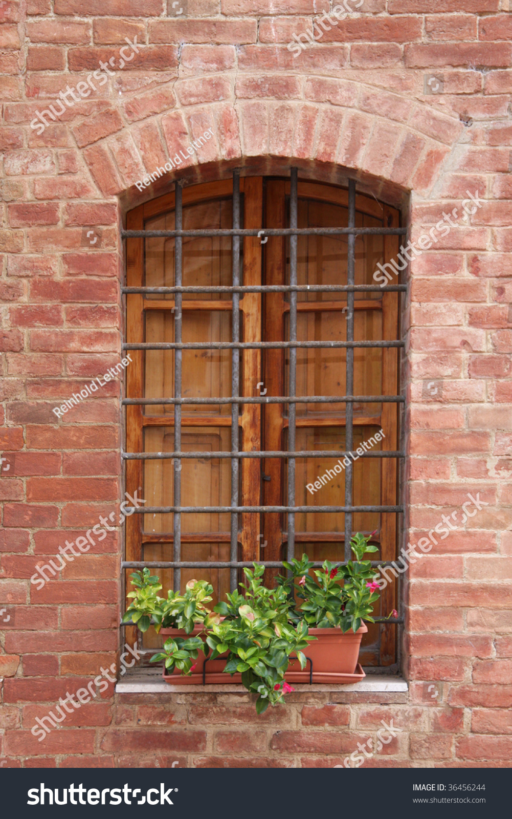 Old Italian Brick Window (#7) Stock Photo 36456244 : Shutterstock