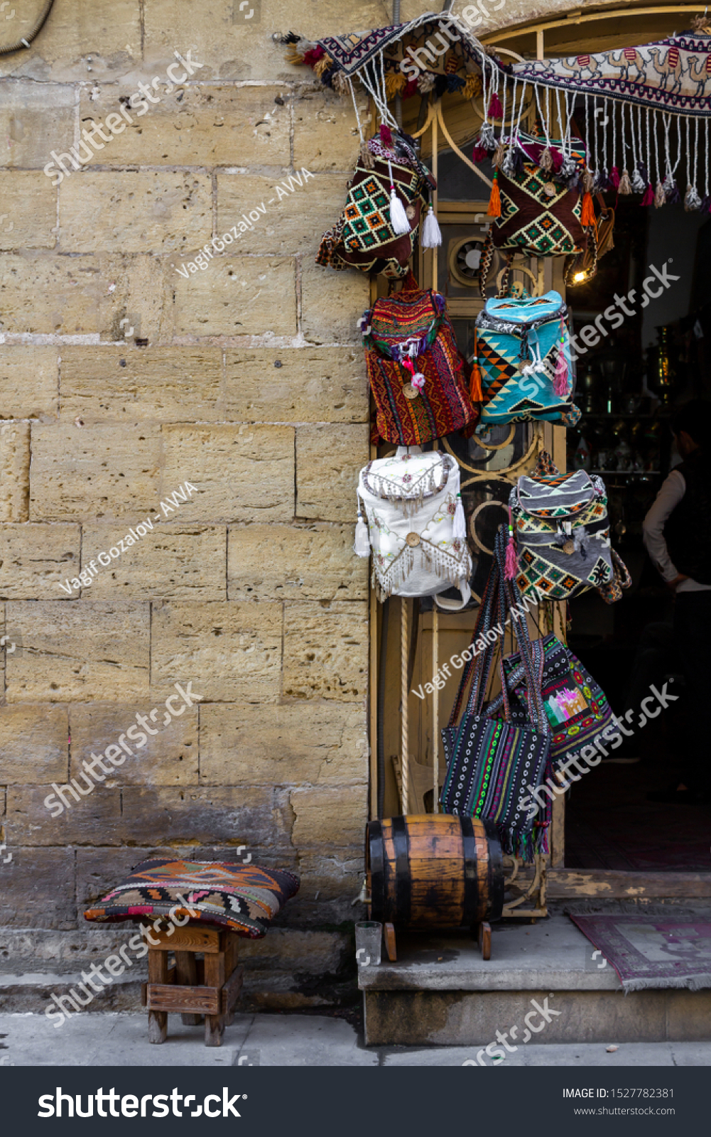 Old Oriental Antiques Barass Jungs Vases Stock Photo Edit Now 1527782381