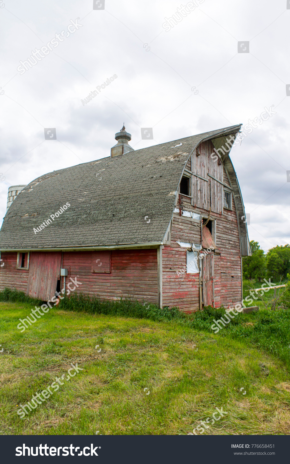 Old Red Barn Stock Photo Edit Now 776658451