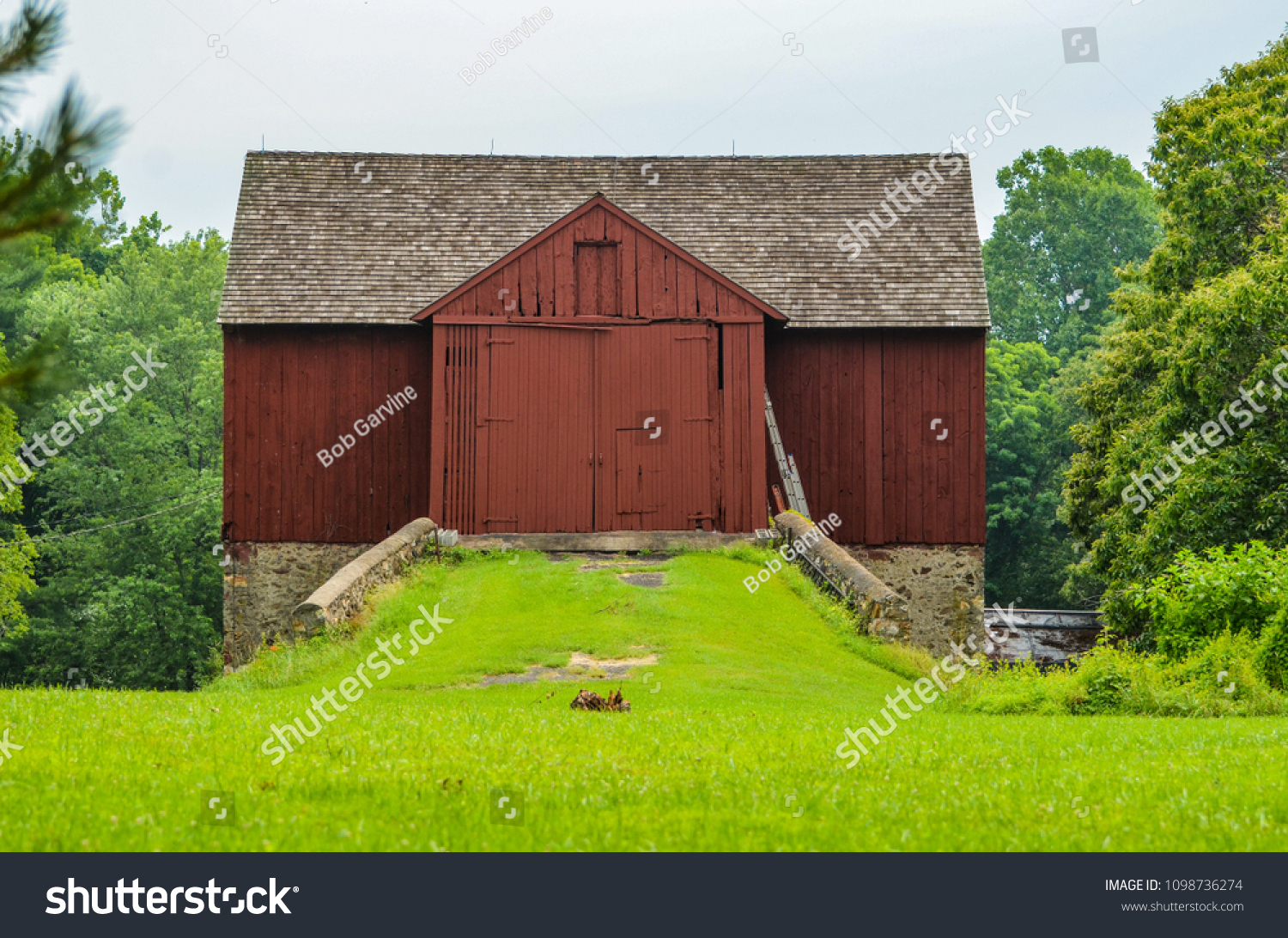Old Red Barn Green Grass Ramp Stock Photo Edit Now 1098736274