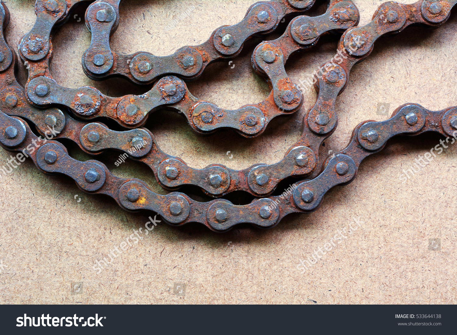 rusty bicycle chain