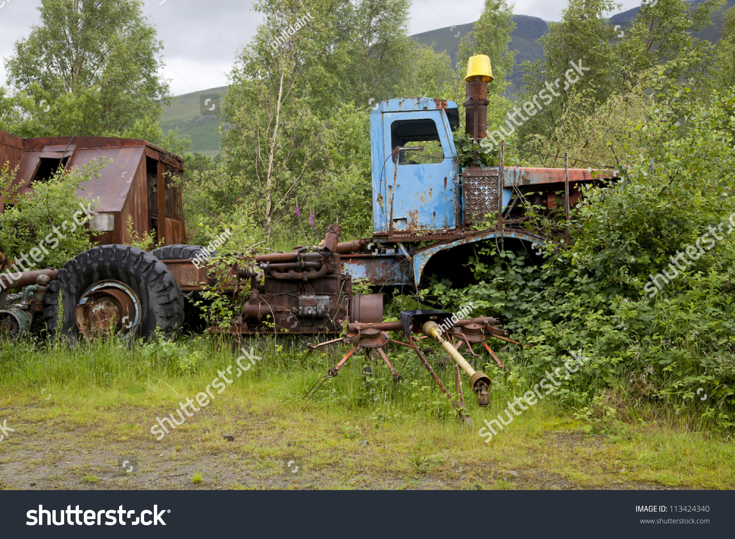 Old Rusty Truck In Junk Yard Stock Photo 113424340 : Shutterstock