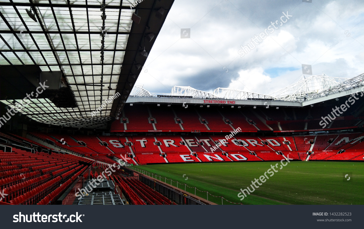 man utd assistant manager list