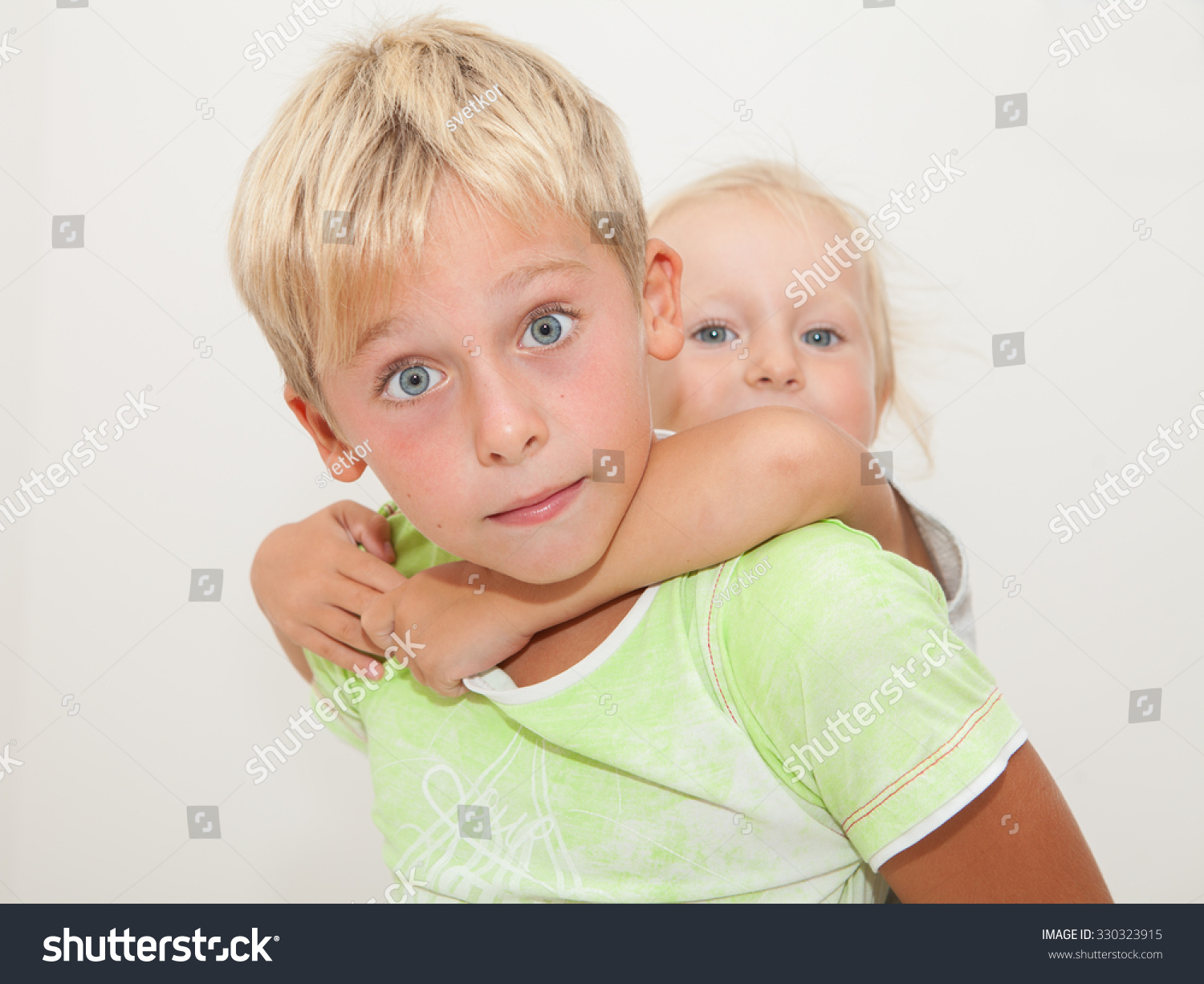 Older Brother His Little Cute Sister Stock Photo 330323915 - Shutterstock