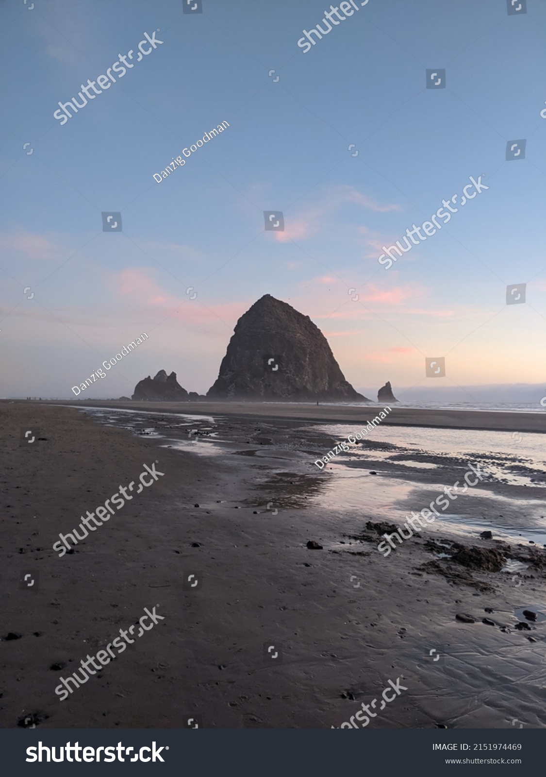 Oregon Coast Cannon Beach Ocean Stock Photo 2151974469 | Shutterstock