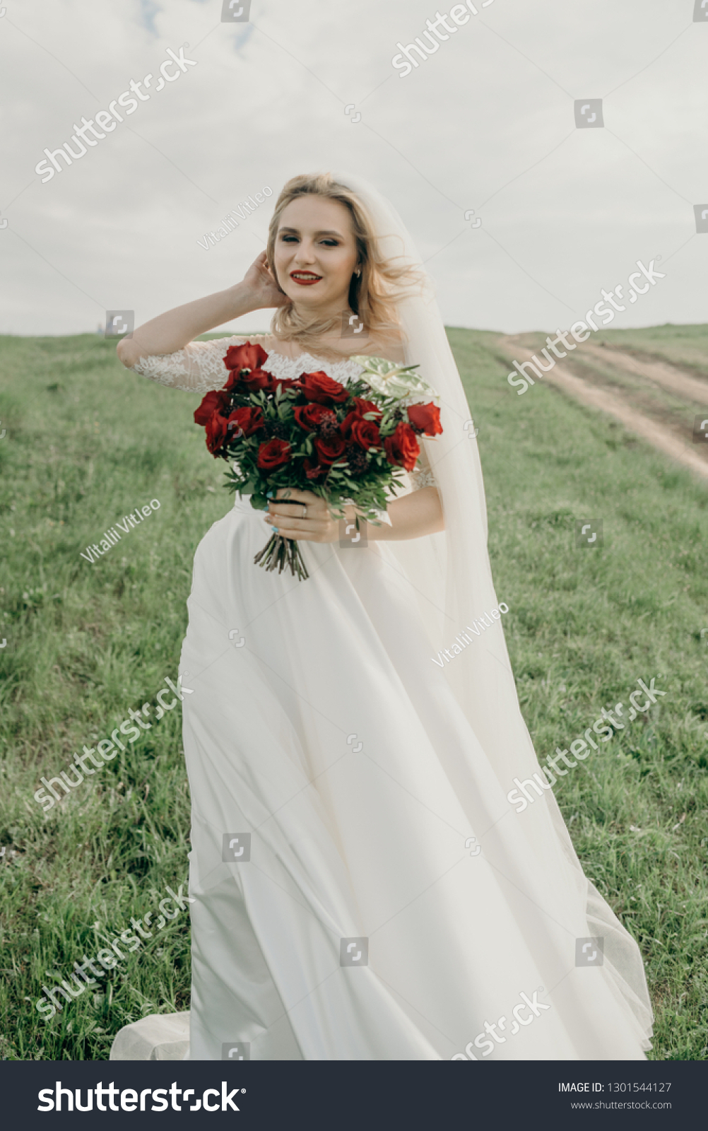Red Outdoor Wedding Dresses