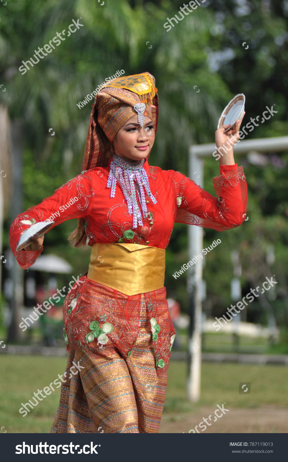 3,722 Sumatra woman Images, Stock Photos & Vectors | Shutterstock