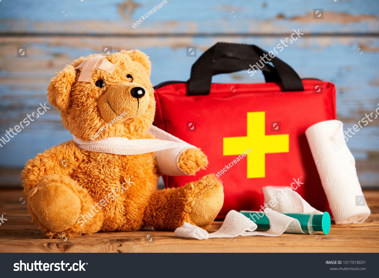 5,240 First aid babies Images, Stock Photos & Vectors | Shutterstock