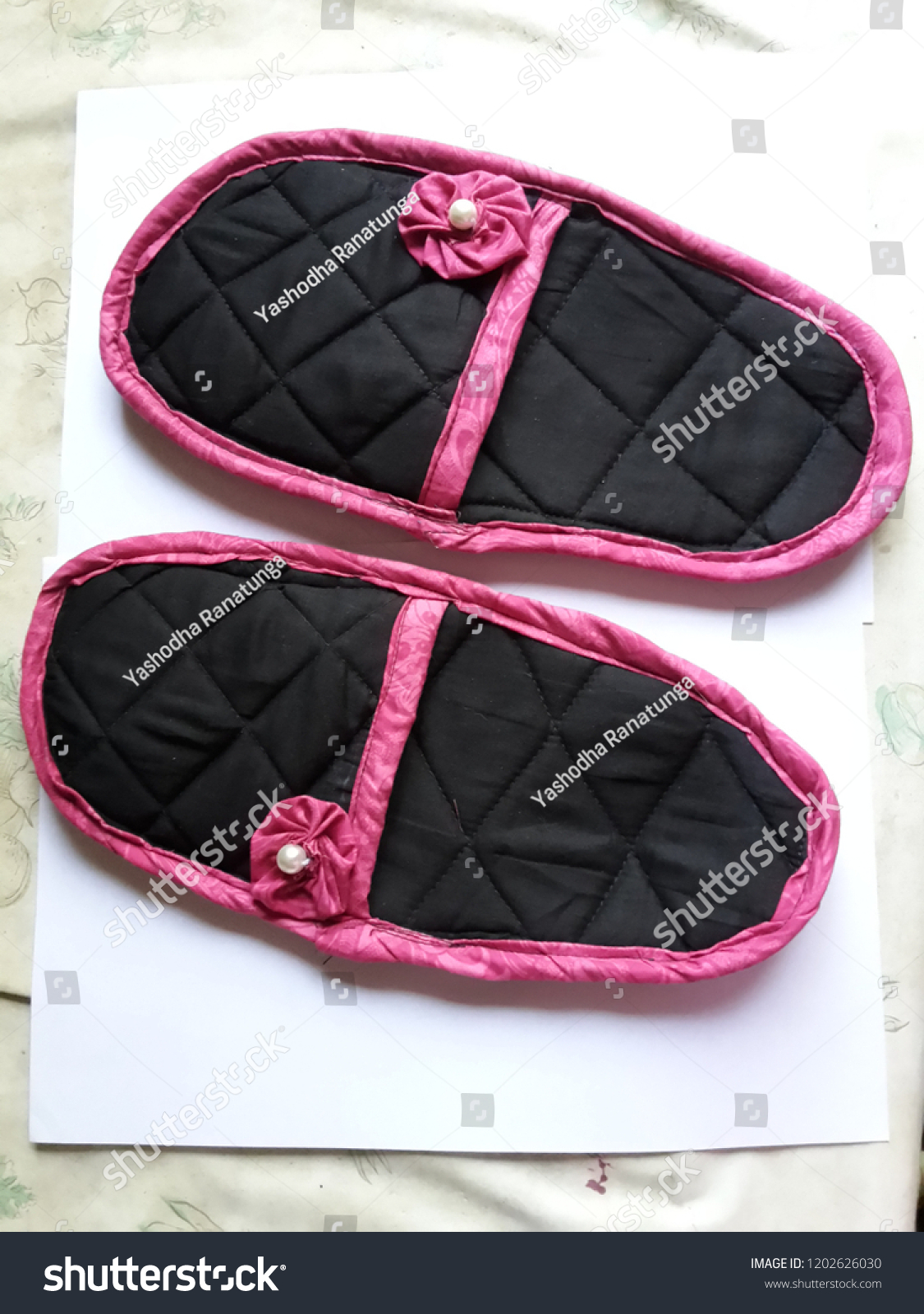 slippers made of cloth