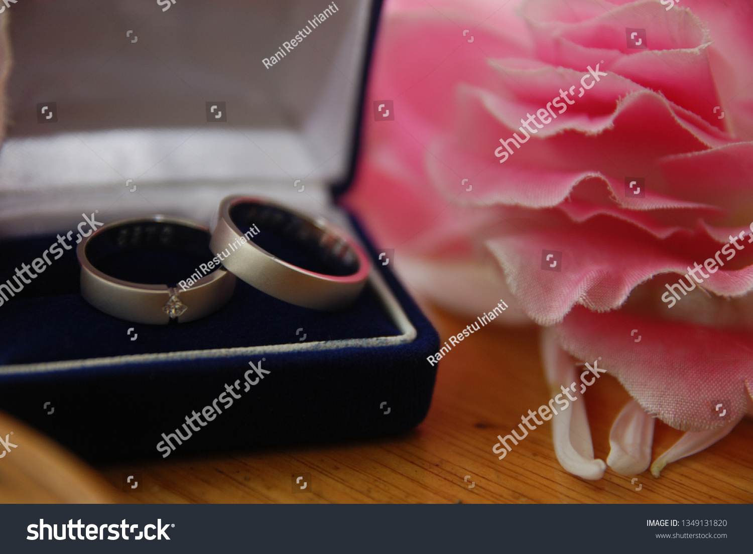 wedding ring box camera