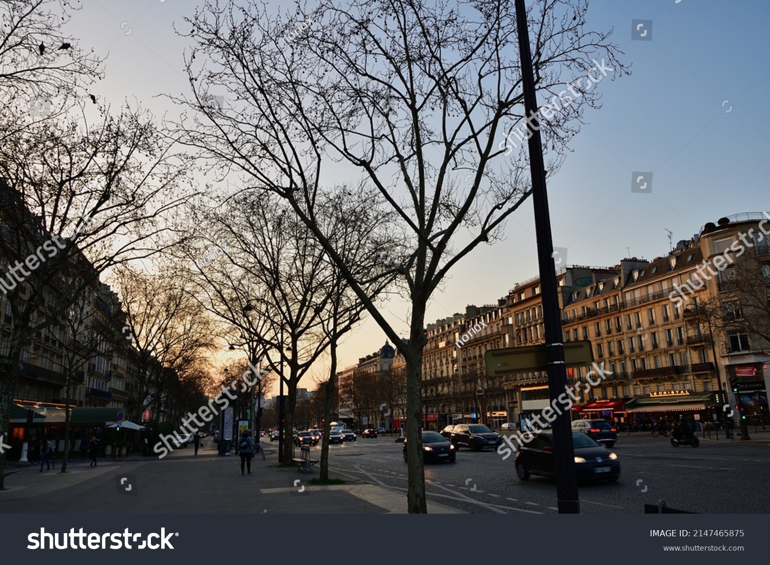 26 Avenue de la grande armée Images, Stock Photos & Vectors | Shutterstock