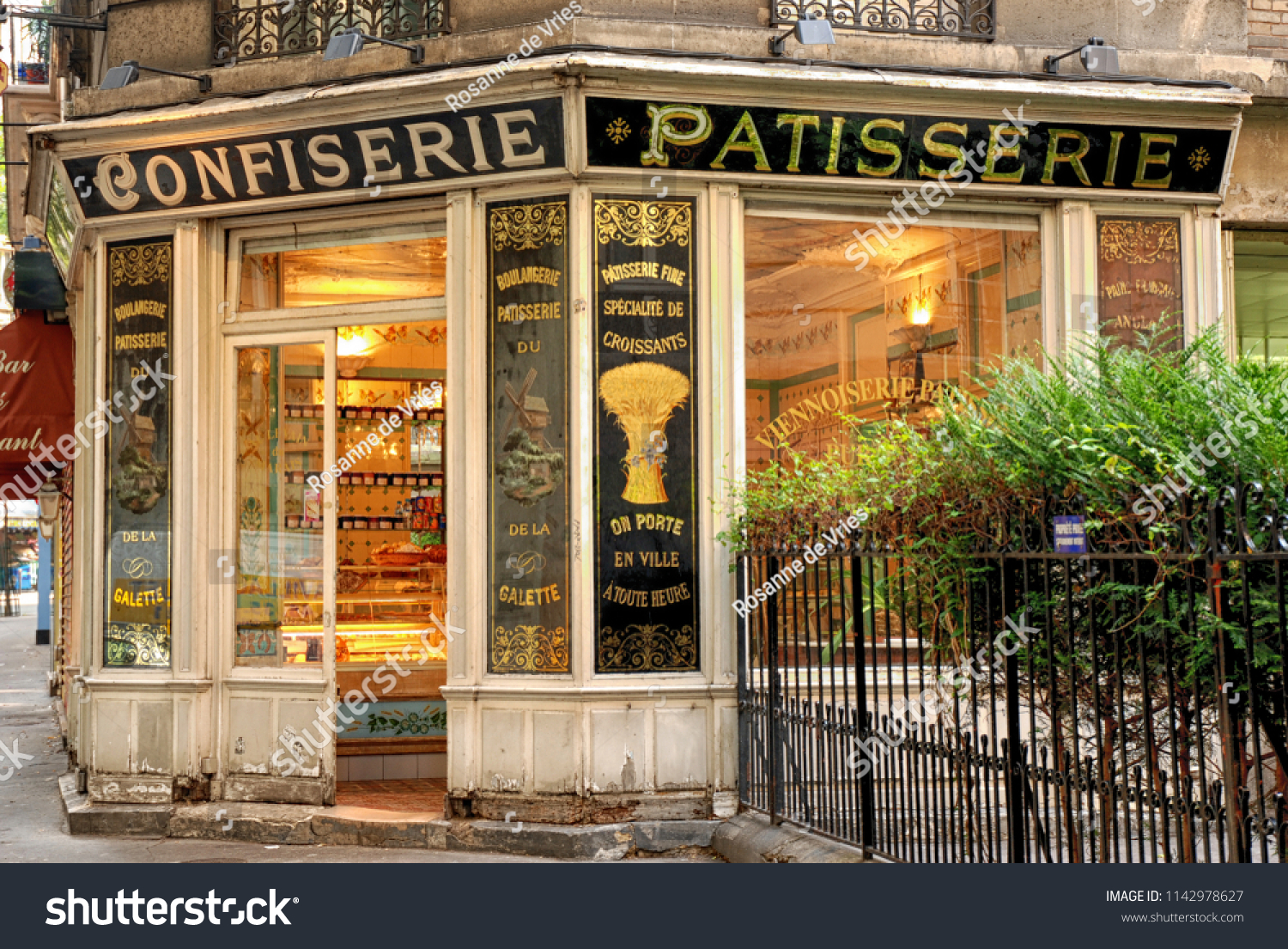 Paris France Circa 08 Confiserie Patisserie Stock Photo Edit Now