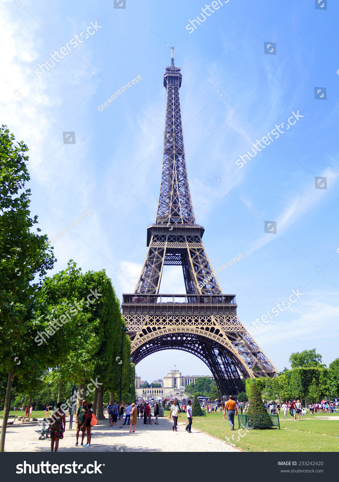 Paris France July 2014 Eiffel Tower Stock Photo Edit Now 233242420