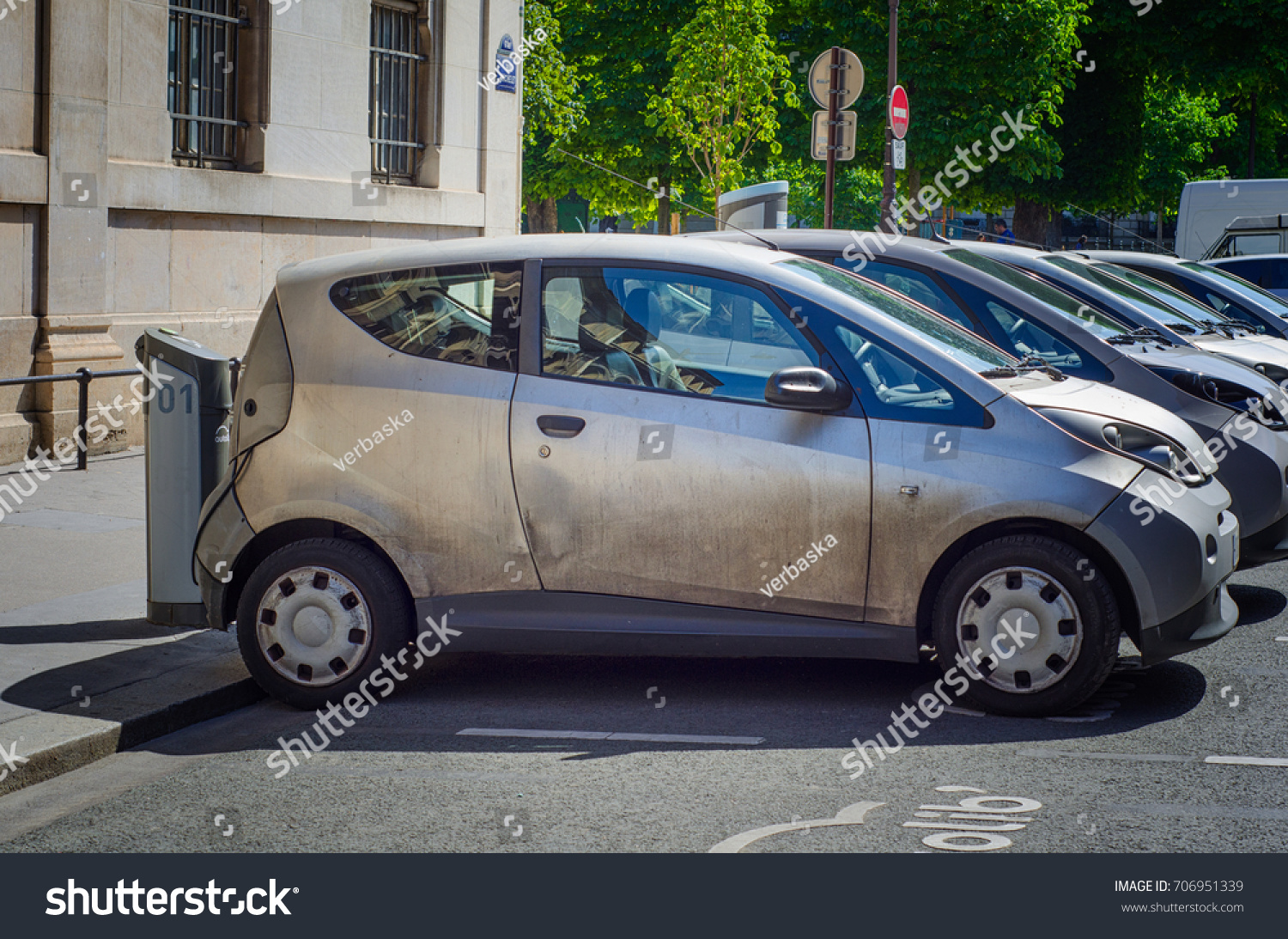 Paris France June 5 2017 Side Stock Photo Edit Now 706951339