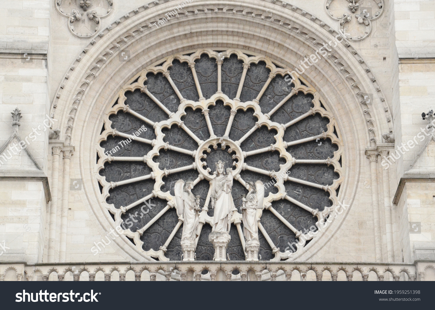 1,673 Notre dame cathedral entrance Images, Stock Photos & Vectors ...