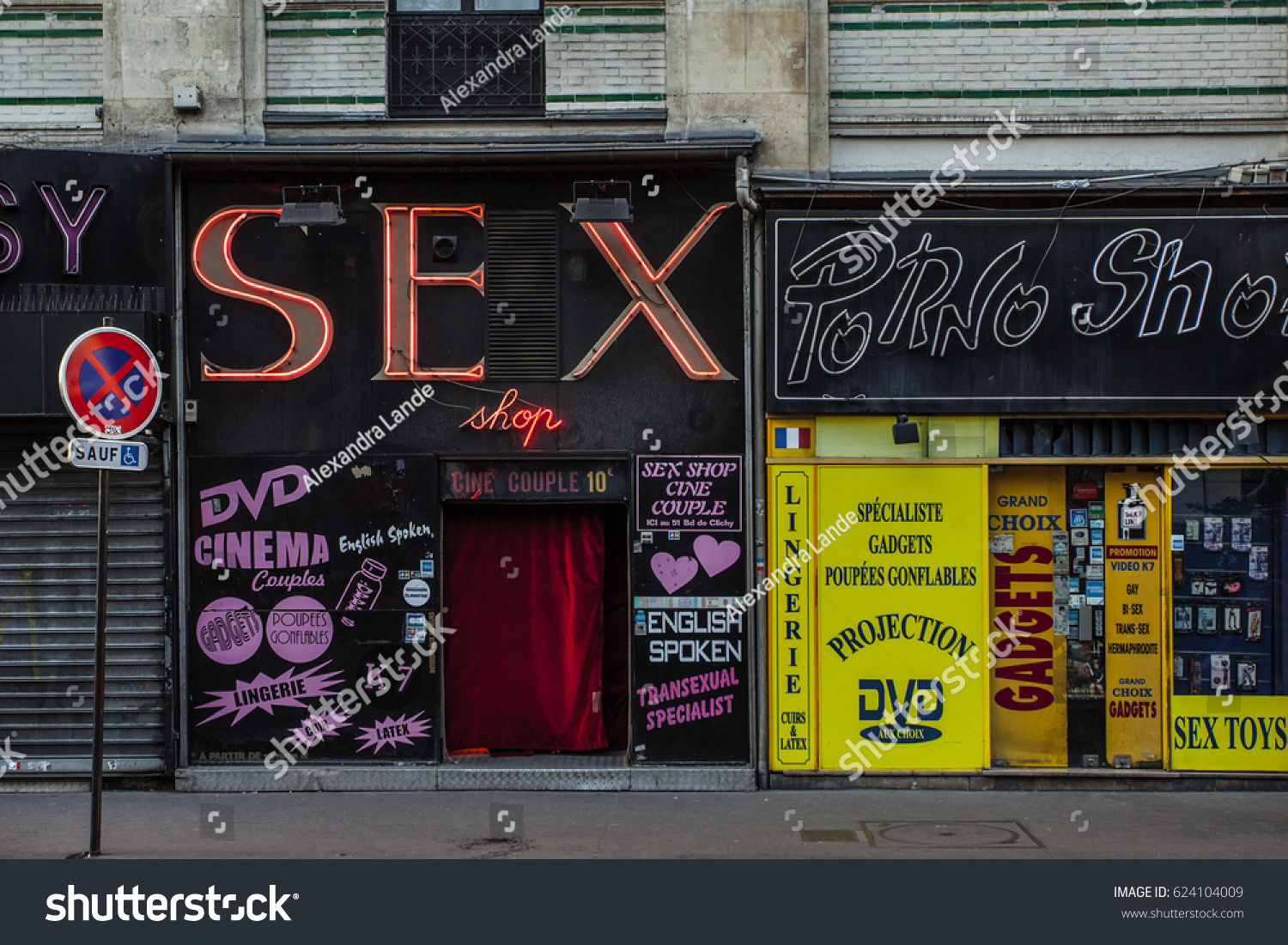 Coupling sex in Paris