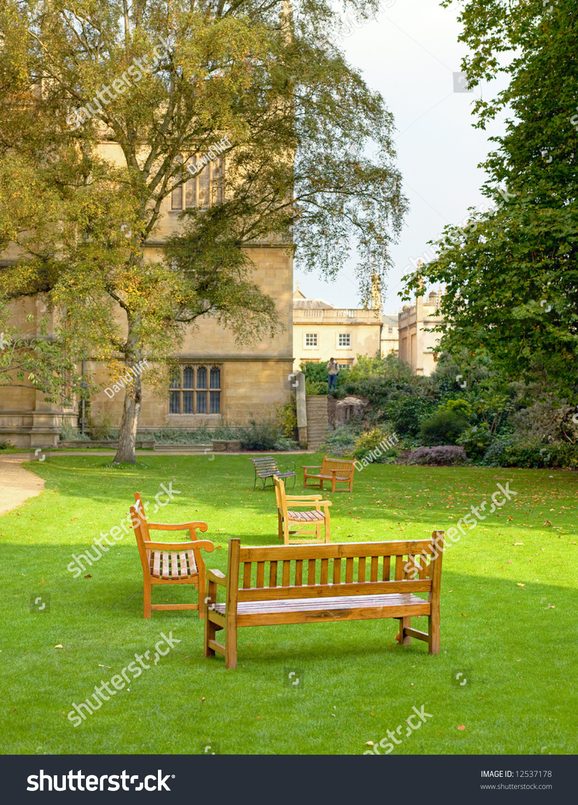 Park Benches Quiet Oxford Garden Stock Photo Edit Now 12537178
