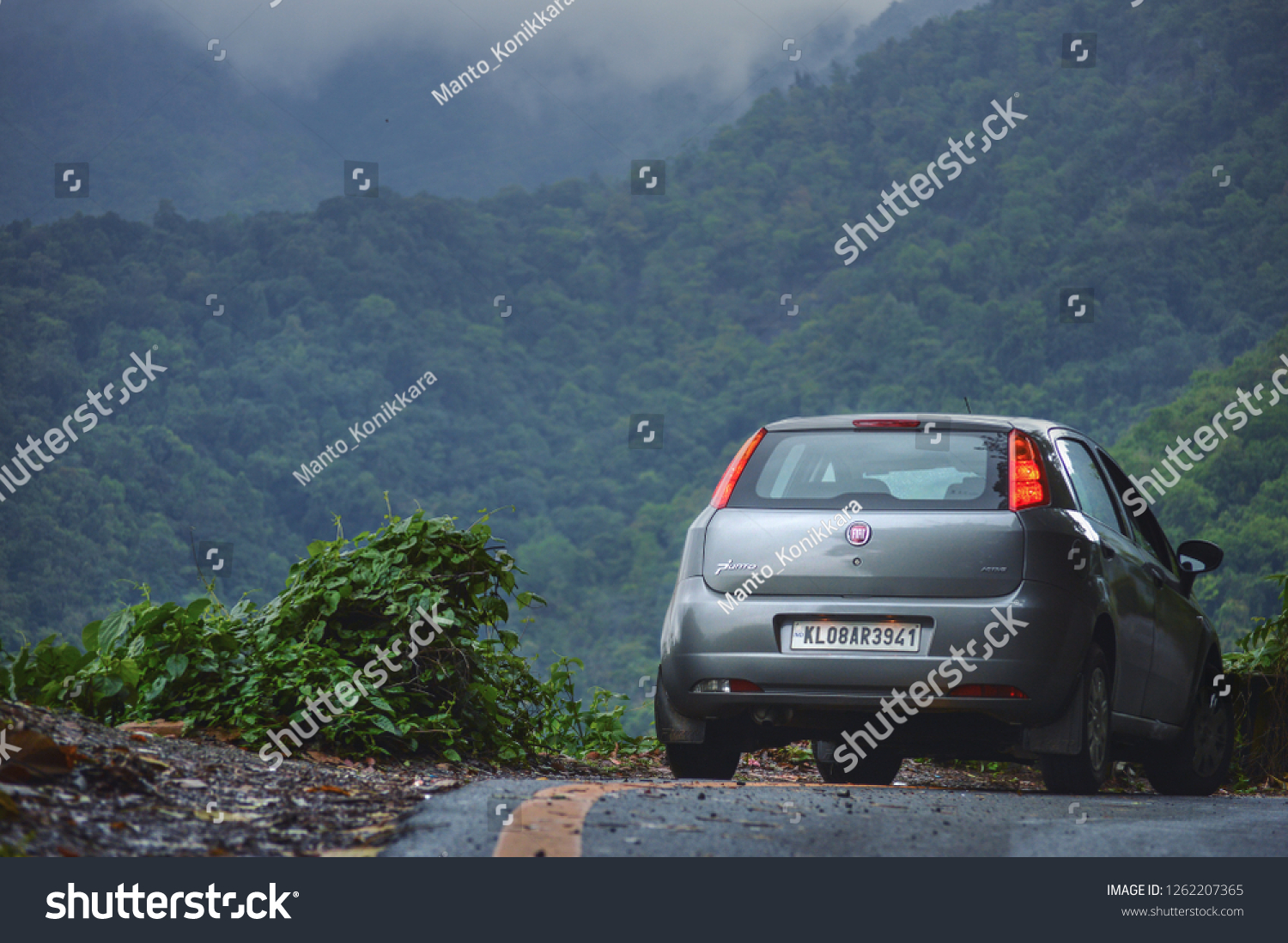 Parked Car Hairpin Curve Kerala Stock Photo Edit Now 1262207365