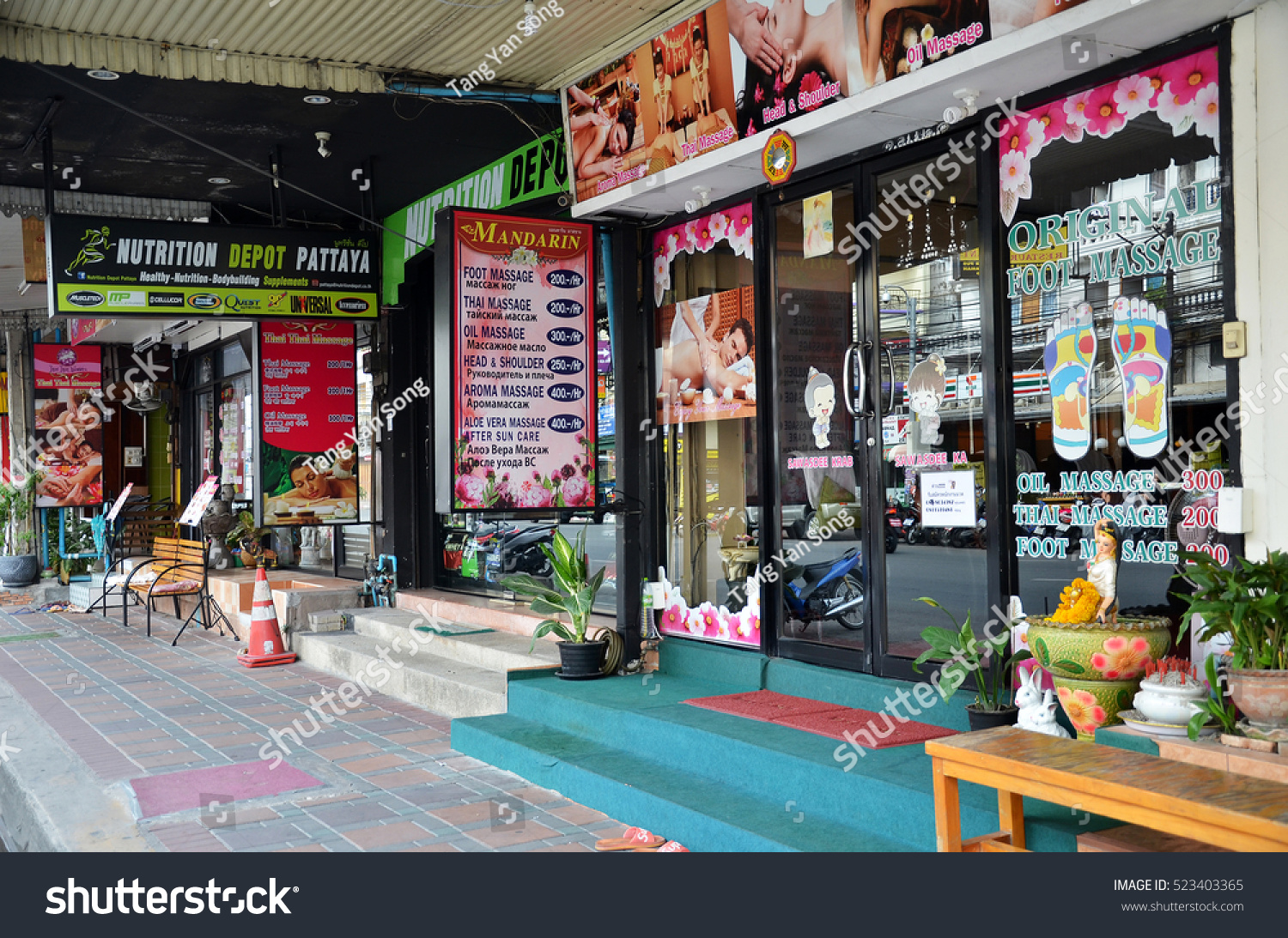 Pattaya Thailand 19 Nov 16 Massage Stock Photo Edit Now