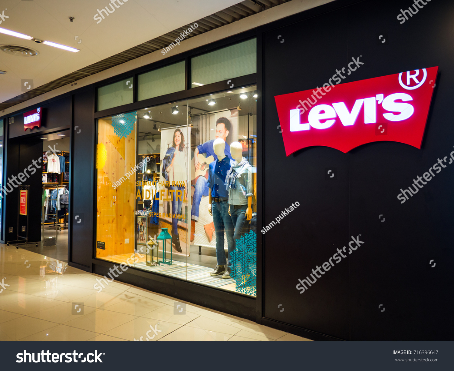 Penang Malaysia Jul 8 2017 Levis Stock Photo 716396647 - Shutterstock