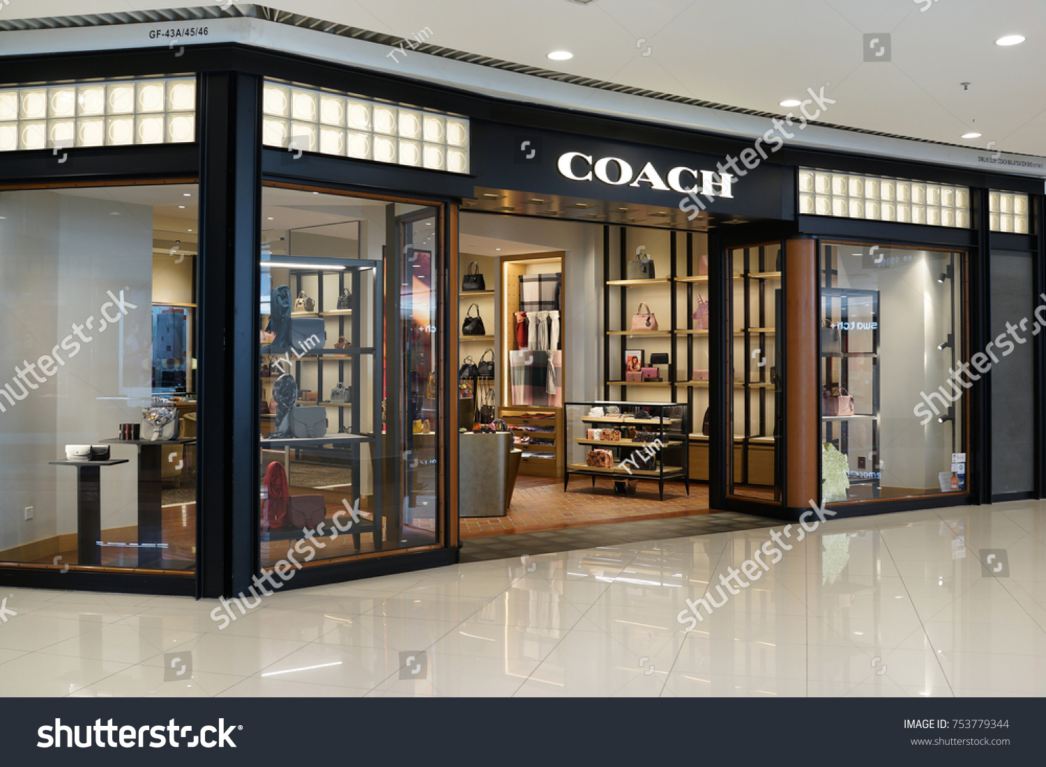 somerset mall coach store