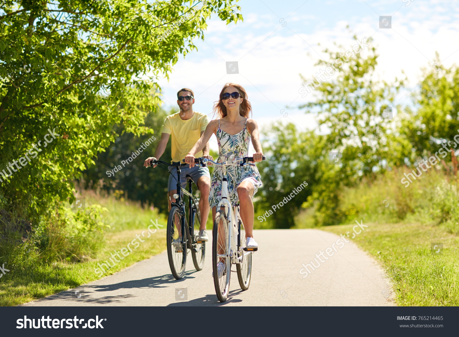 224,473 Riding bike nature Images, Stock Photos & Vectors | Shutterstock