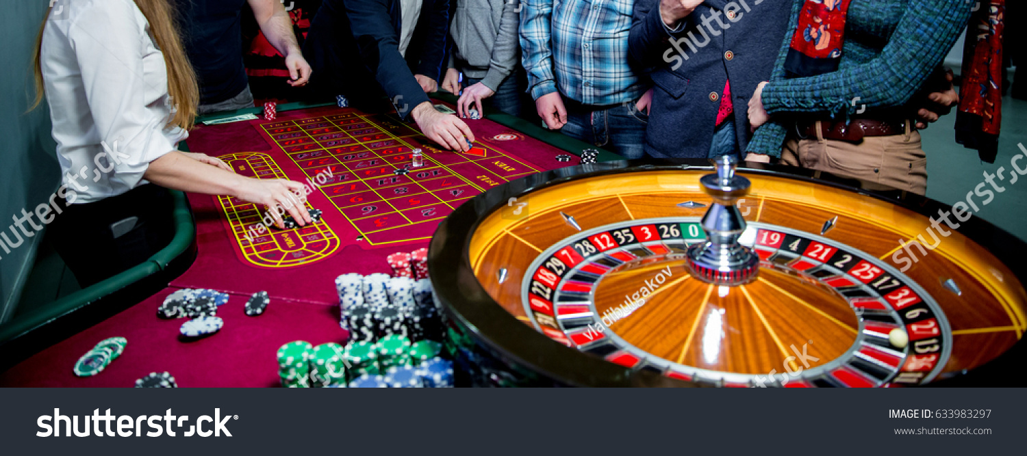 Poker craps roulette table