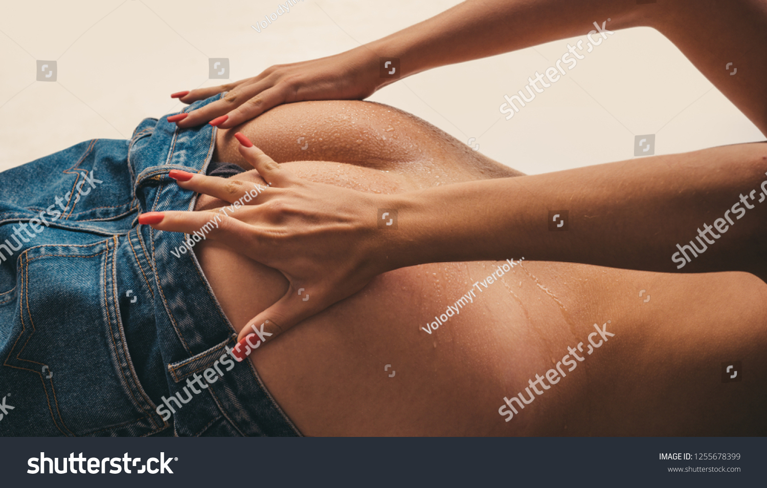 Sexy butt strip
