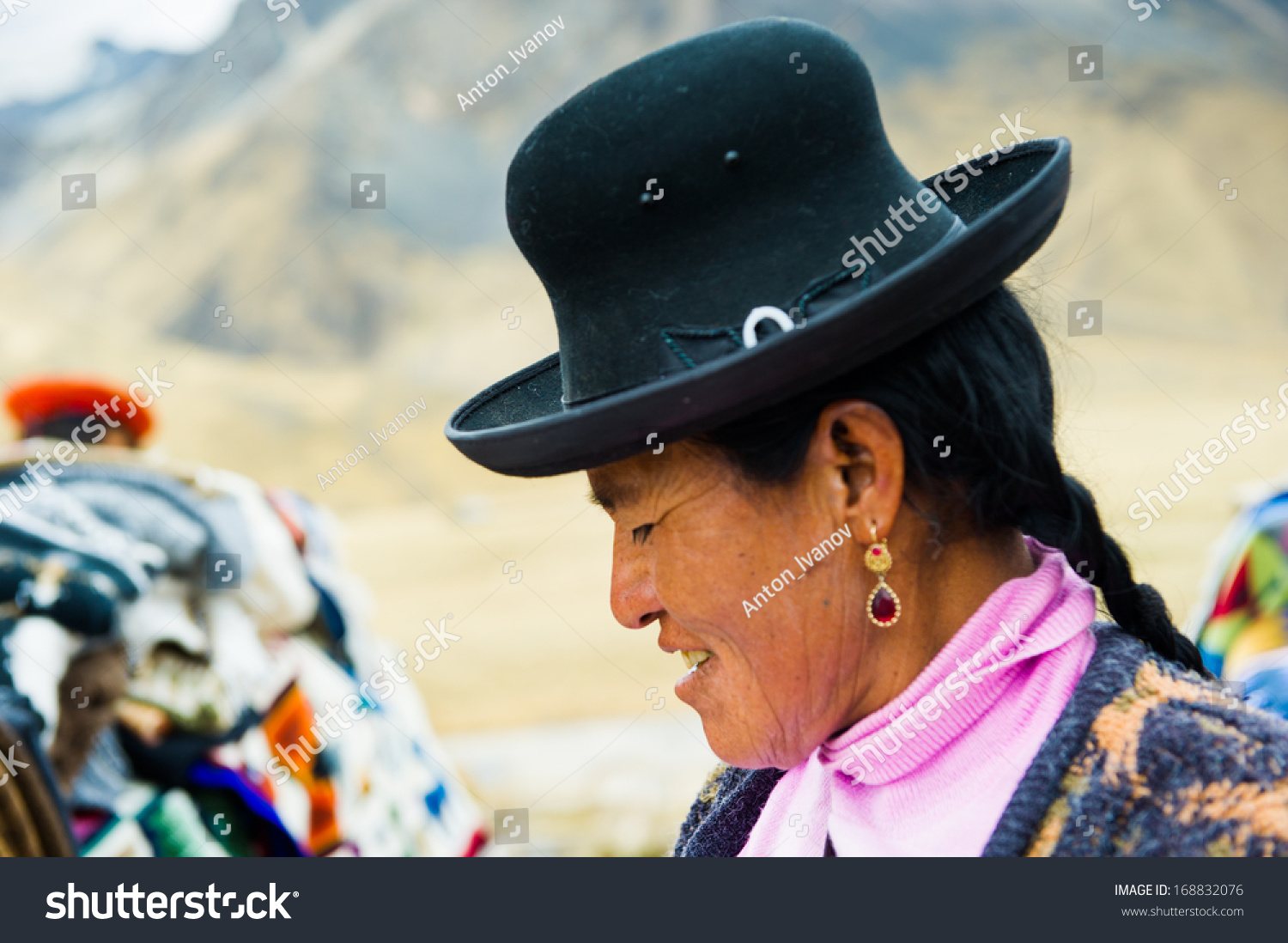 bowler hat peru