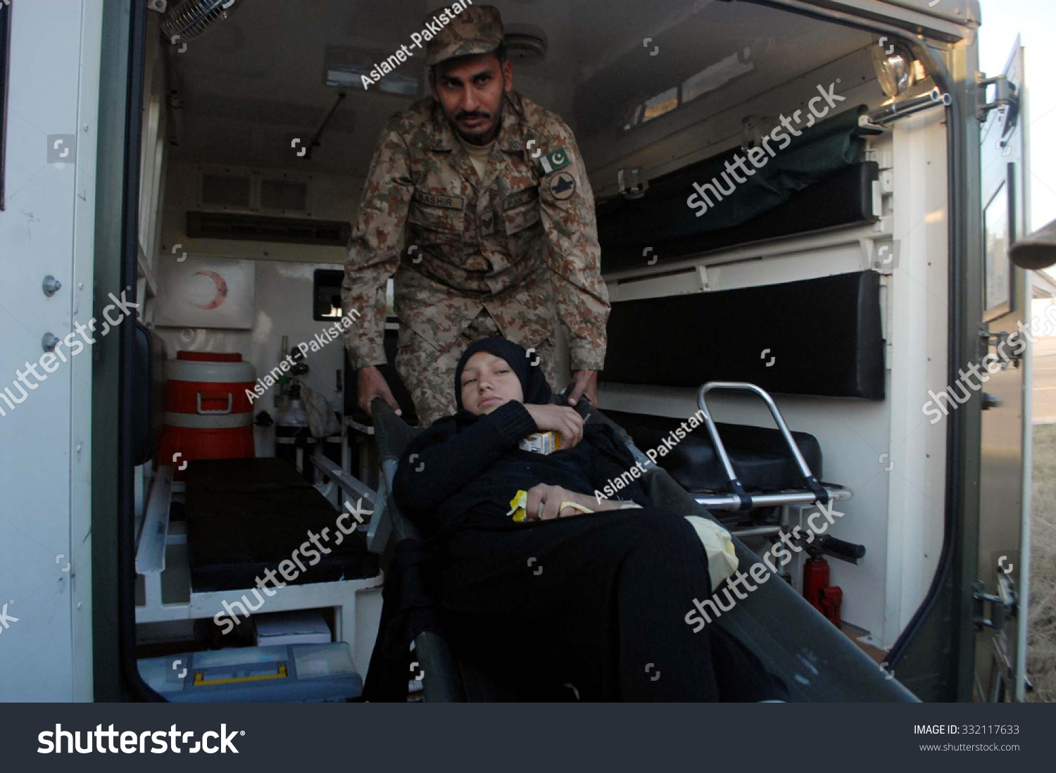 Peshawar Pakistan Oct 27 Injured Victim Stock Photo 332117633 ...