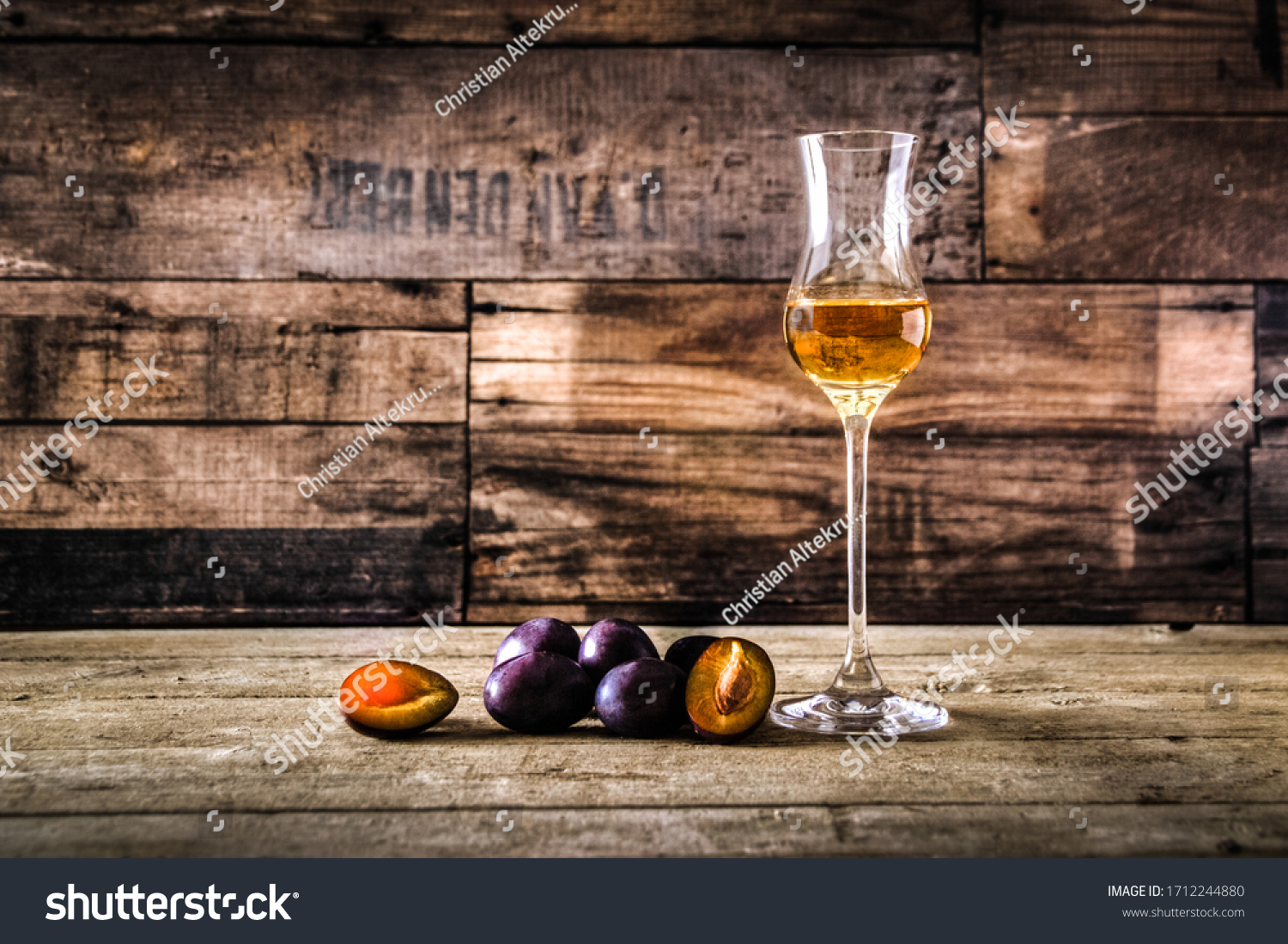 Pflaumenbrand Im Glas Mit Pflaumen Plum Stock Photo 1712244880 ...