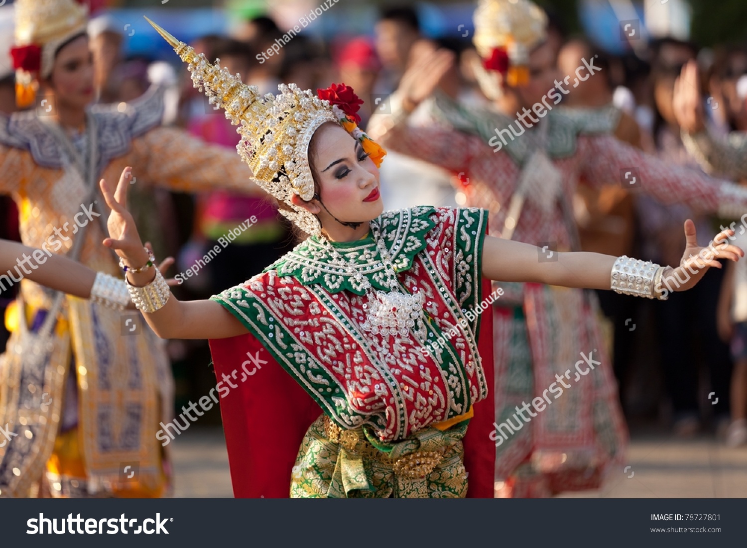 Phayao, Thailand - March 05: Thai Dancer Perform Thai Dance During ...