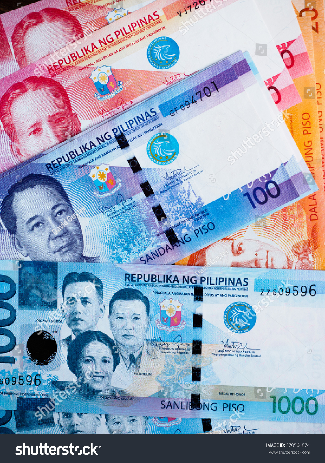 Philippine Currency Various Denominations Stock Photo 370564874 ...