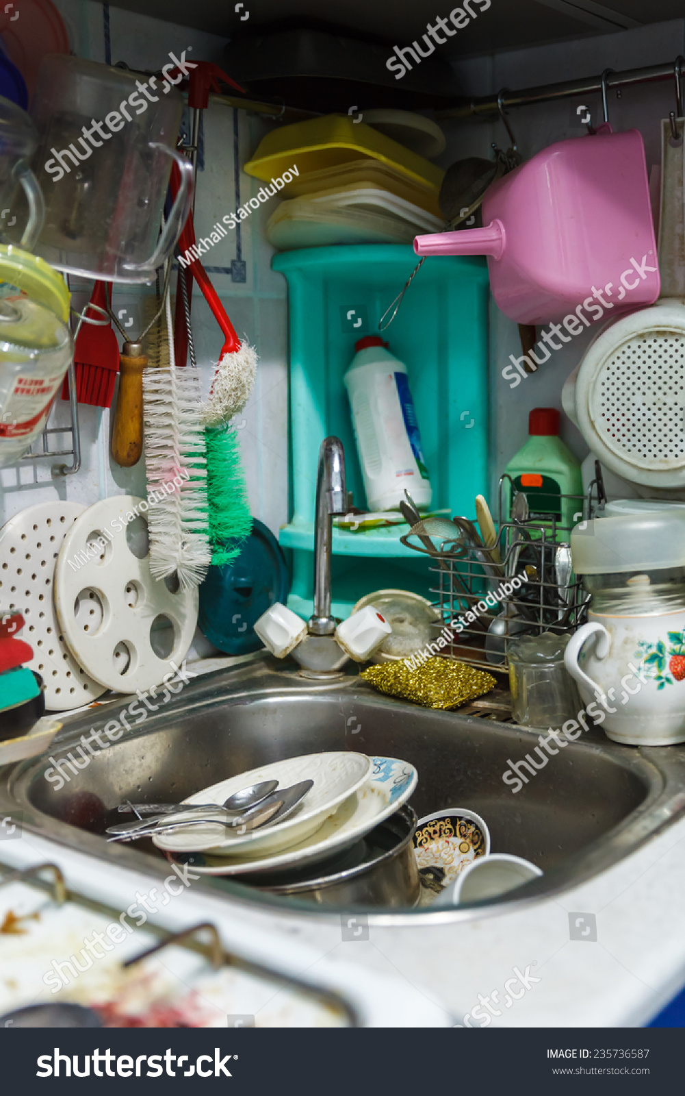 Pile Dirty Dishes Sink Counter Top Stock Photo 235736587 | Shutterstock