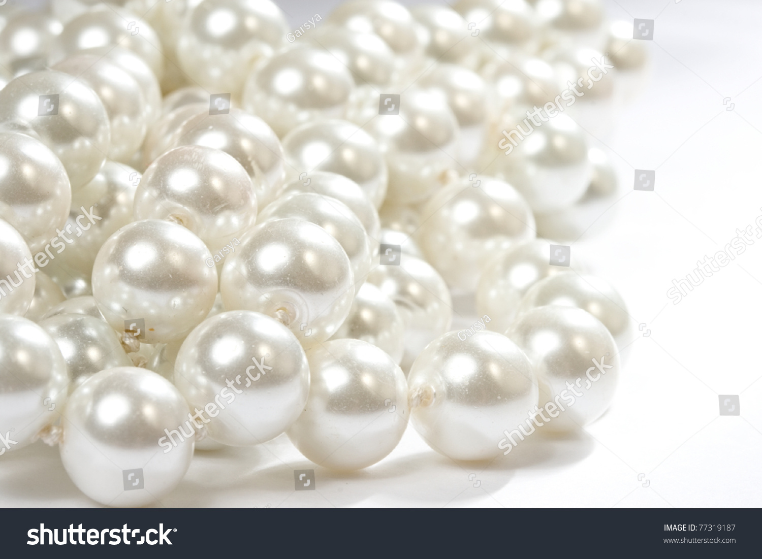 Pile Pearl On White Background Stock Photo 77319187 - Shutterstock