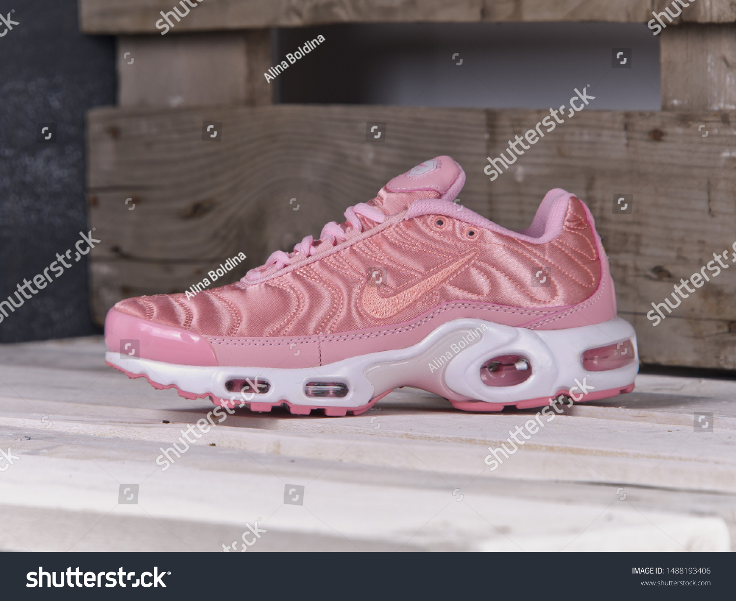 pink tn trainers