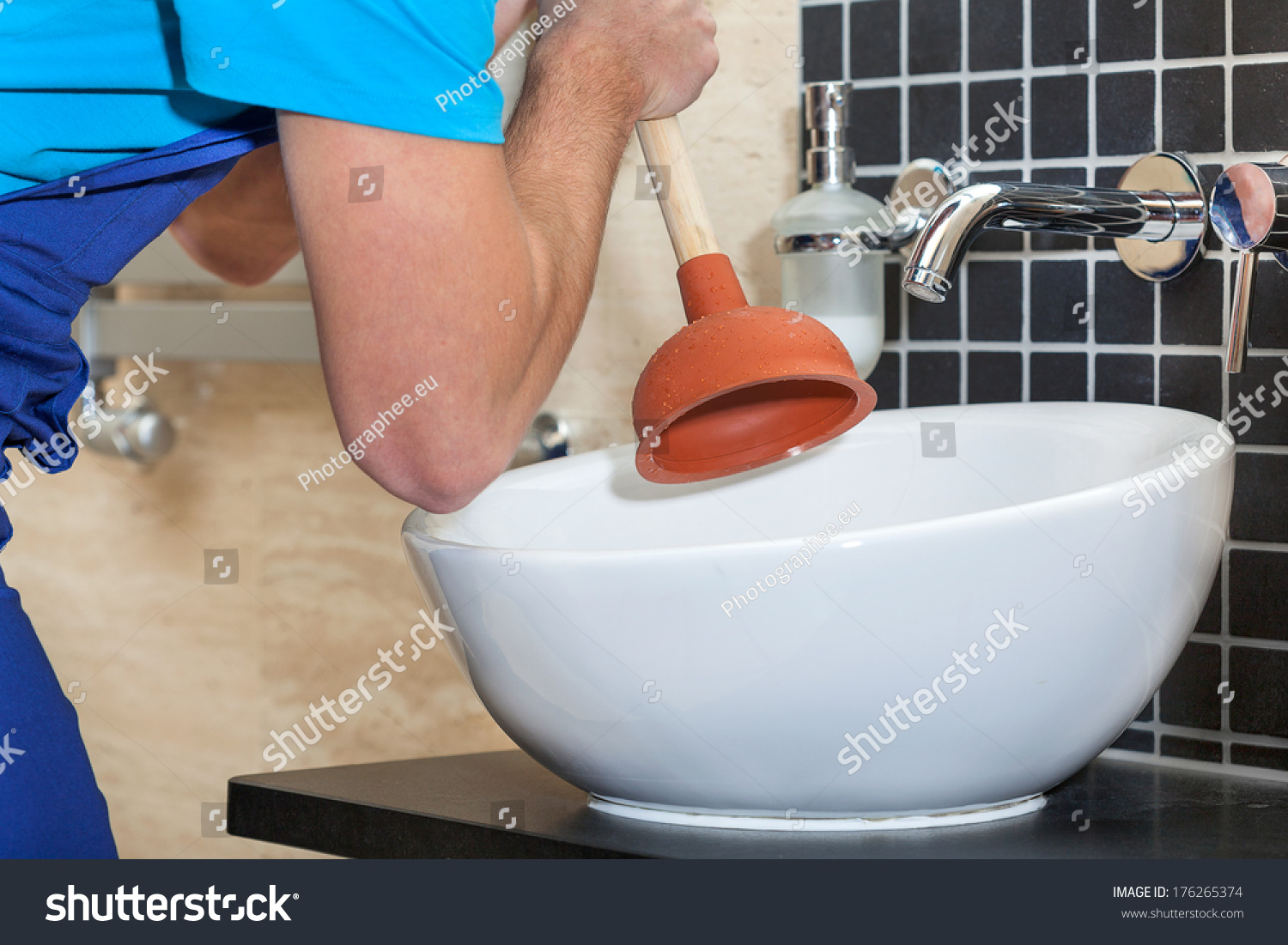 Plunging The Toilet Stock Photo - Image: 31192170