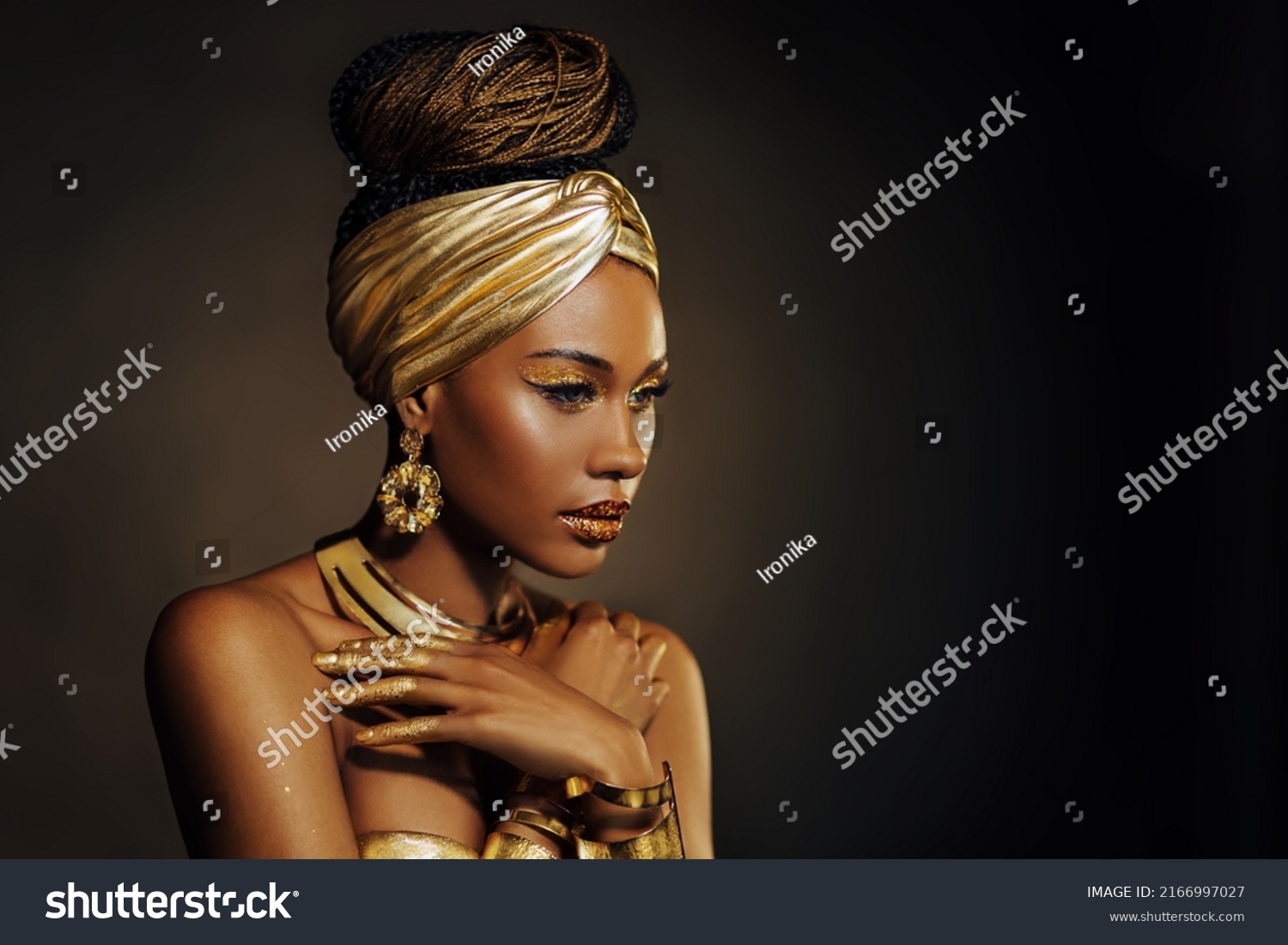 3,159 African gold necklace Images, Stock Photos & Vectors | Shutterstock