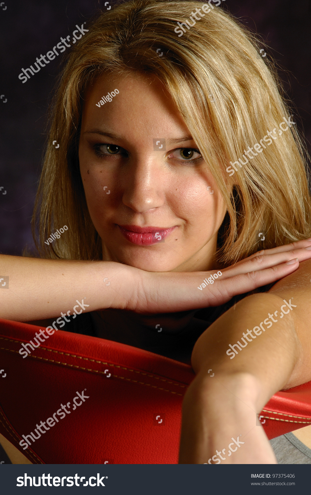 Portrait Dune Jeune Femme Blonde Sexy Stock Photo Edit Now 97375406