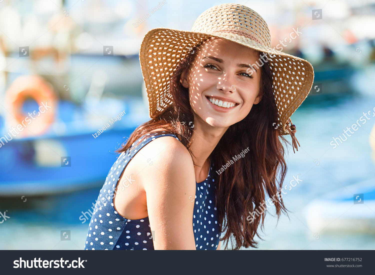 71,981 Woman Hat Smiles Straw Images, Stock Photos & Vectors 