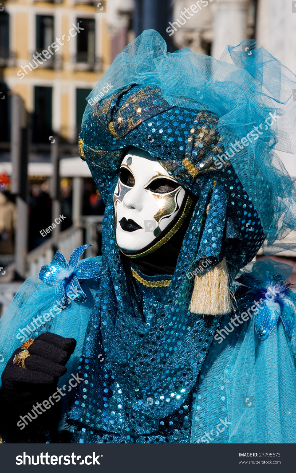 Portrait Of A Woman In A Flamboyant Costume At The Carnival Of Venice ...