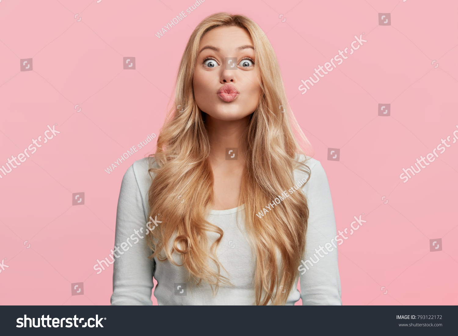 62,331 Woman kissing expressions Images, Stock Photos & Vectors ...