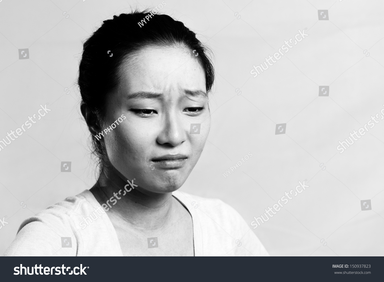 Portrait Girl Crying Desperately Stock Photo 150937823 - Shutterstock