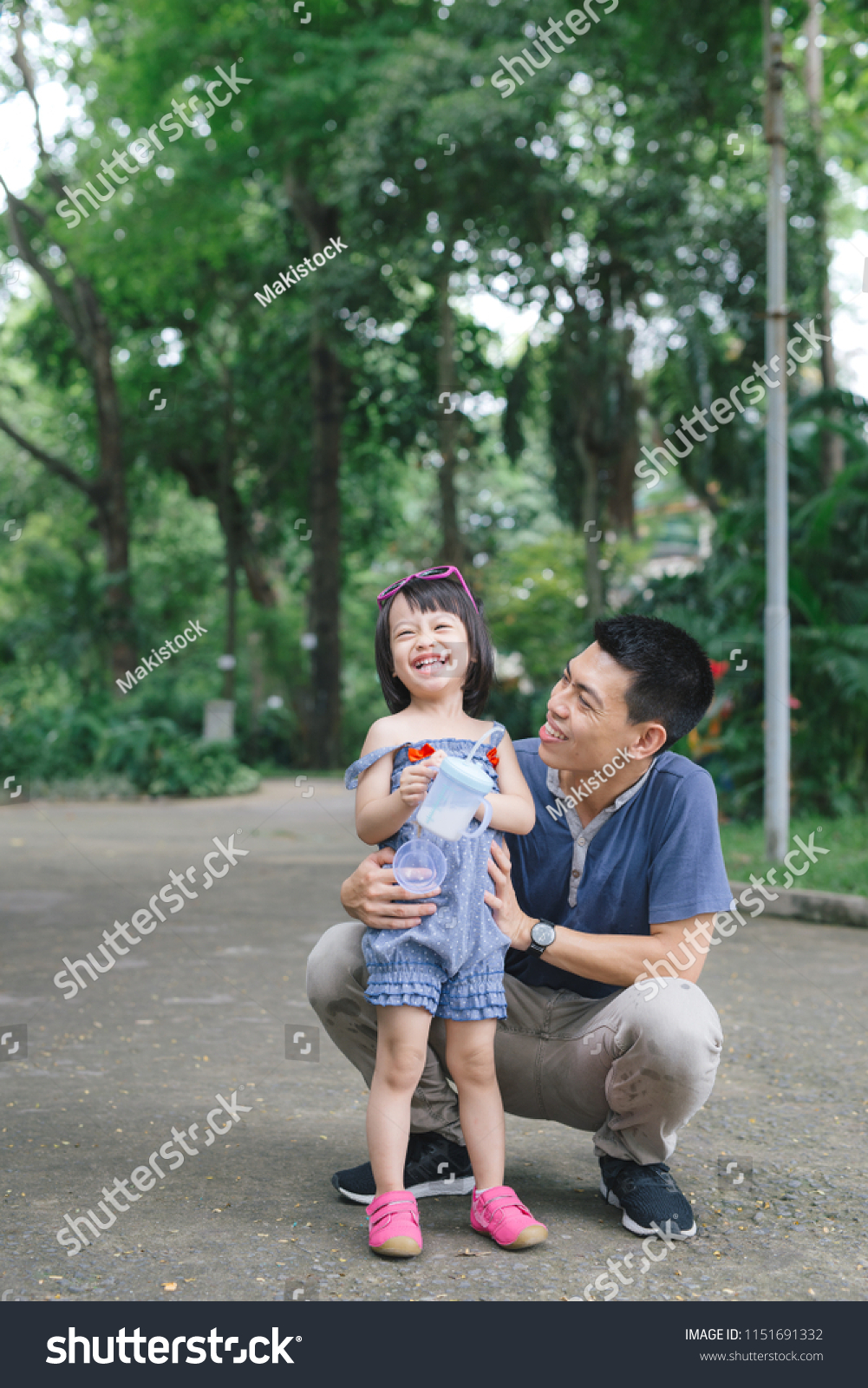 Portrait Little Girl Hugging Her Daddy Stock Photo 1151691332 ...