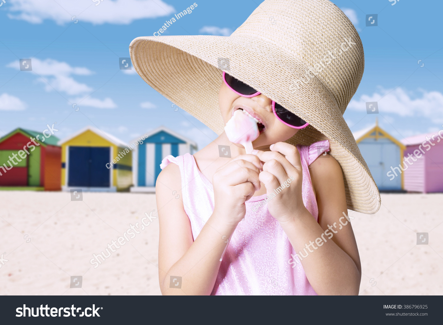 Portrait Lovely Little Girl Wearing Sunglasses Stock Photo 386796925 