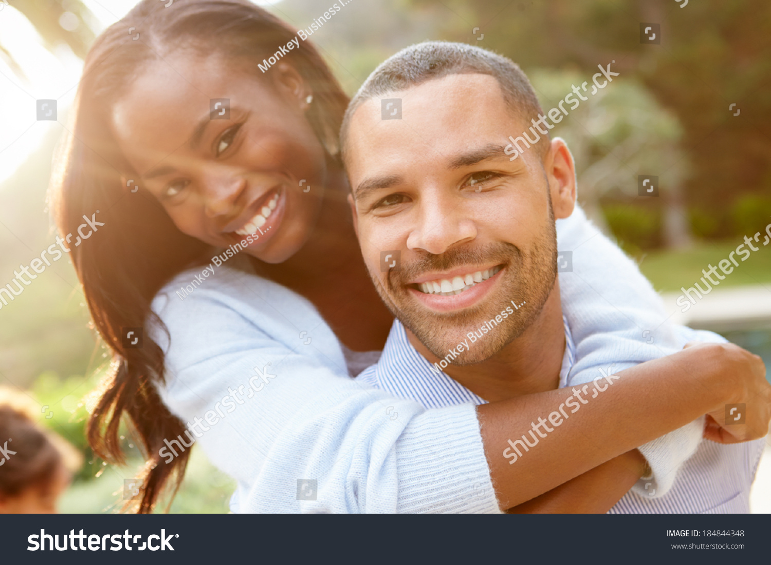 Portrait Dun Couple Africain Américain Amoureux À Photo De Stock Modifiable 184844348 