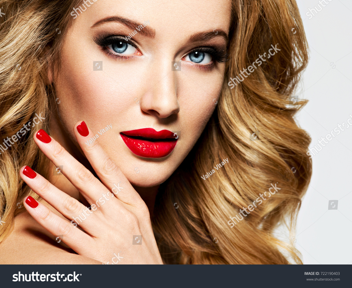 Portrait Blonde Woman Long Hair Red Stock Photo 722190403 ...