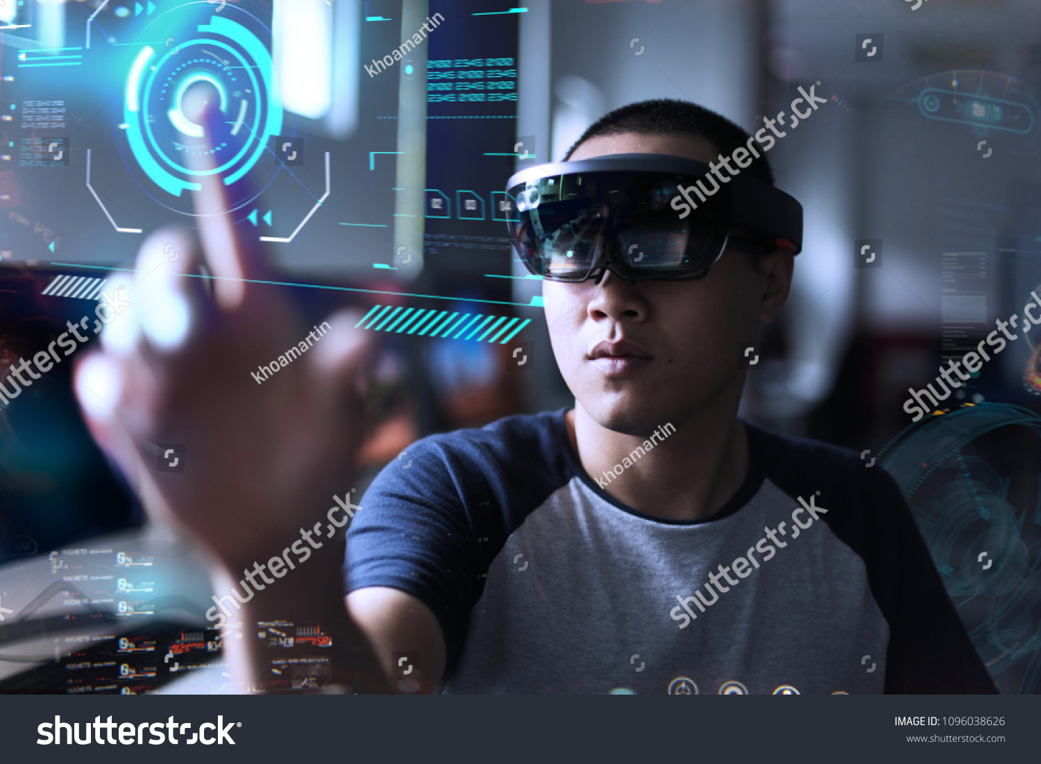 37 Microsoft hololens Images, Stock Photos & Vectors | Shutterstock